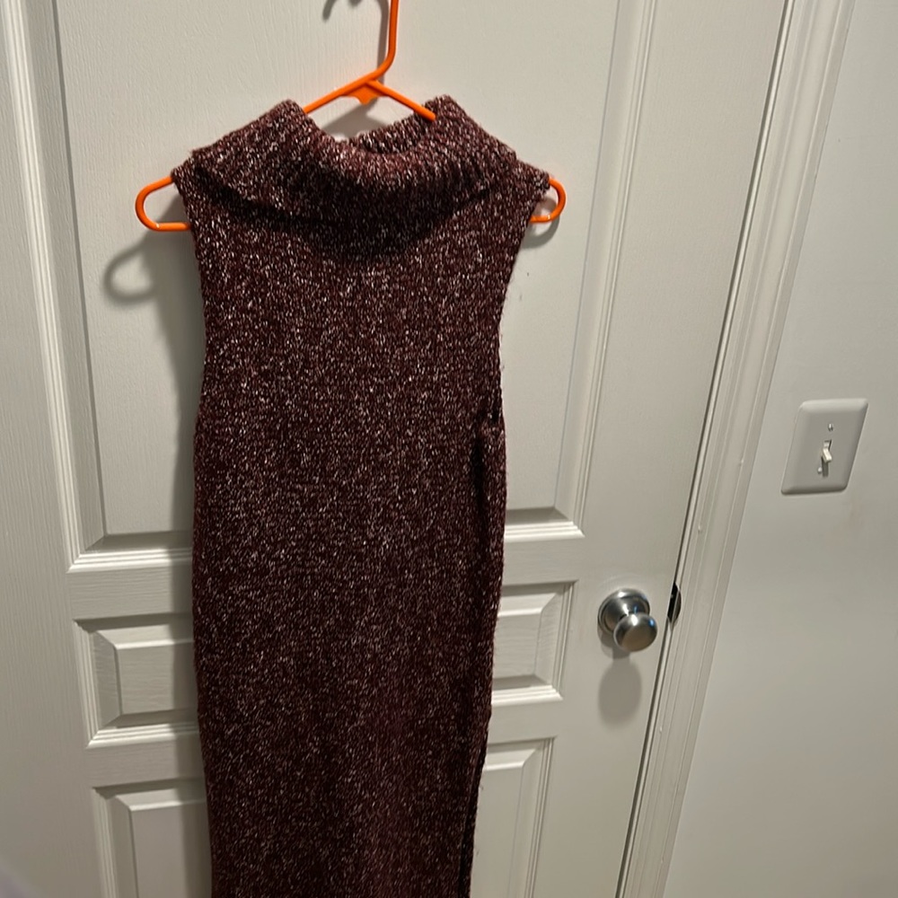 Sweater tunic in maroon
